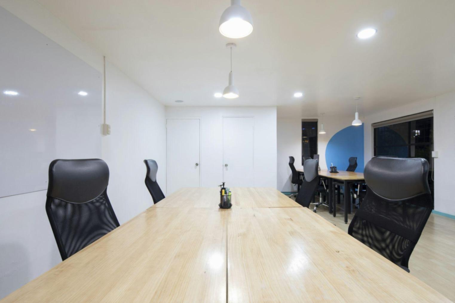 Students collaborating on investment analysis project